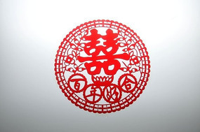 唐代黄釉剪纸贴花执壶