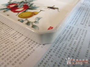 粉彩贴花瓷盘